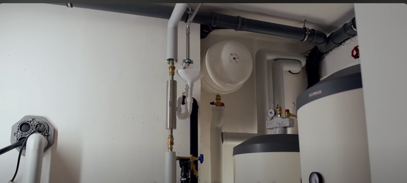 Erfahrungen mit AQON PURE. Das eingebaute AQON PURE im Keller bei einem Kunden in München.  