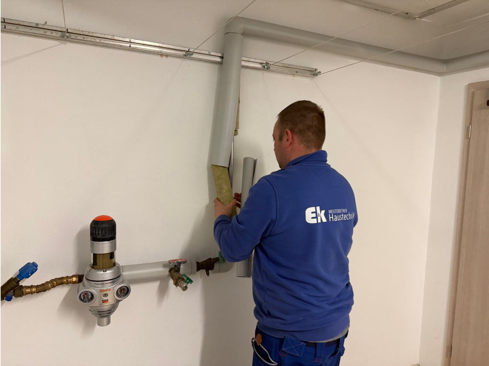 Die Isolierung der Kalkschutzanlage wird entfernt